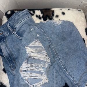 American Eagle Outfitters Light Blue Distressed Curvy Mom Jeans